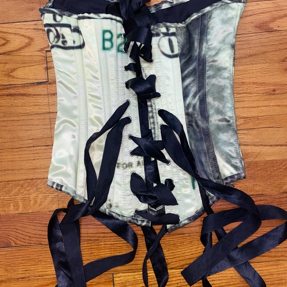 Money Corset The Remix LA - Picture 5 of 6